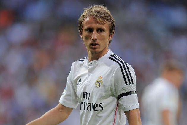 一夜回到解放前！斯洛特三大决策坑哭利物浦，34岁巨星只是背锅侠