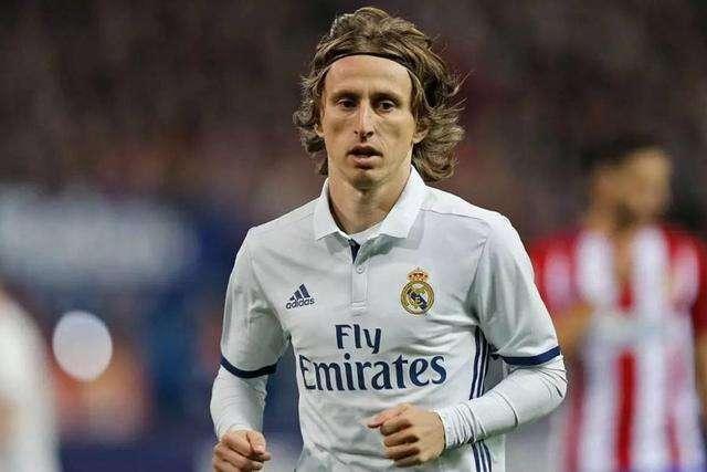 富勒姆与利物浦平分秋色！🍿🤯 你心中的全场最佳是谁？ 来源：转会专家罗马诺