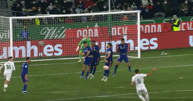 CBA：辽宁男篮客场击败上海