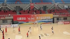 卡梅隆出席海南电影节大师班，以纳威族仪式开场